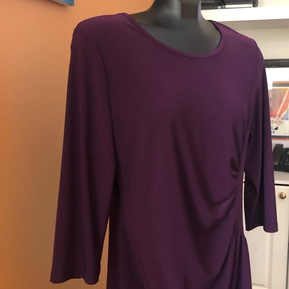 Beautiful purple top - Picture 2 of 6